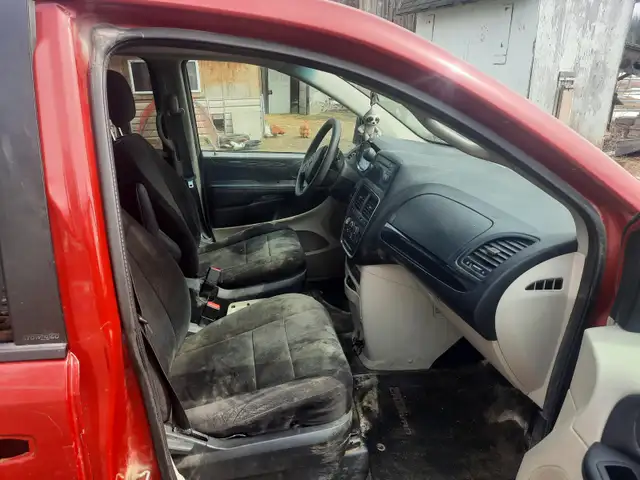 AS IS – 2012 Grand Caravan - Photo 8