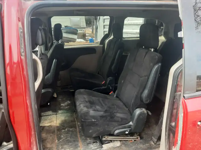 AS IS – 2012 Grand Caravan - Photo 9