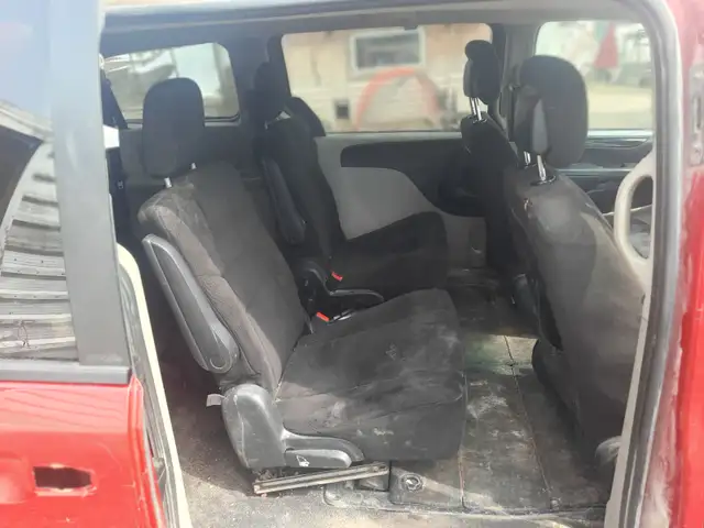 AS IS – 2012 Grand Caravan - Photo 10