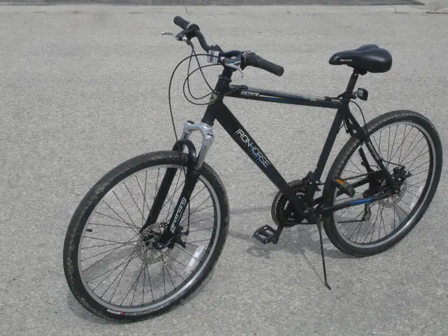 ALUMINUM 26' IRONHORSE ESTATE 21 SPD, DISC BRAKES & SUSPENSION! - Photo 2