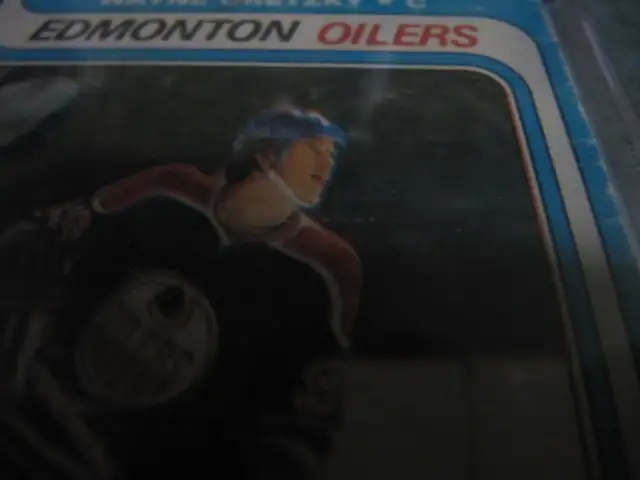 Wayne Gretzky C Oilers Authentic 1979 O-Pee-Chee Rookie Card - Photo 5