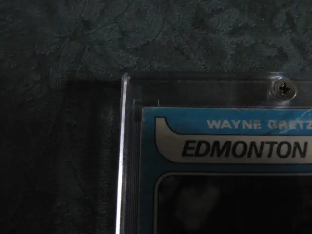 Wayne Gretzky C Oilers Authentic 1979 O-Pee-Chee Rookie Card - Photo 8