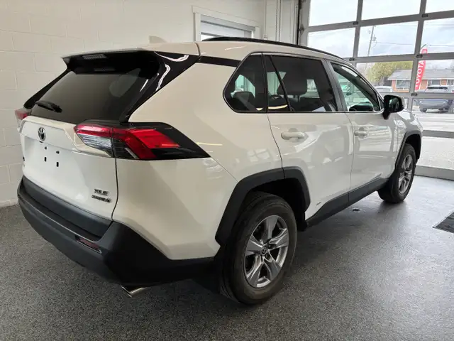 2024 Toyota RAV4 Hybrid XLE AWD, - Photo 3