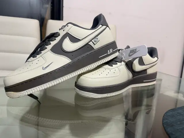 Nike aire force 1 chaussures - Photo 2