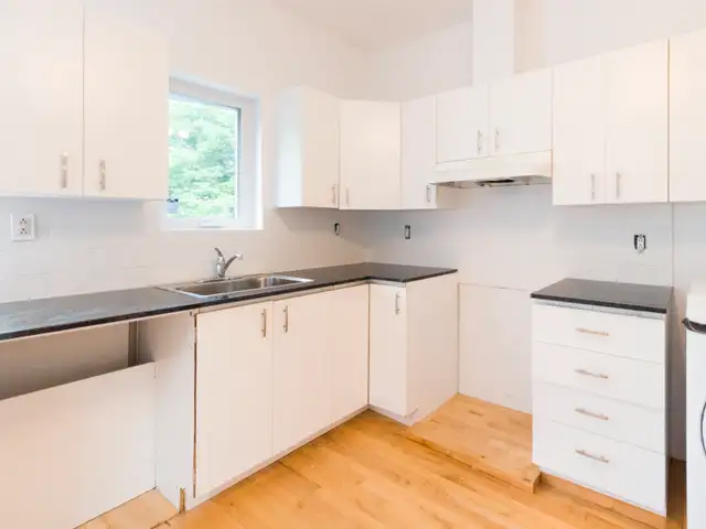 Beau Grand 5 ½, Ville-Marie, à 5 min. pieds du métro Frontenac - Photo 2