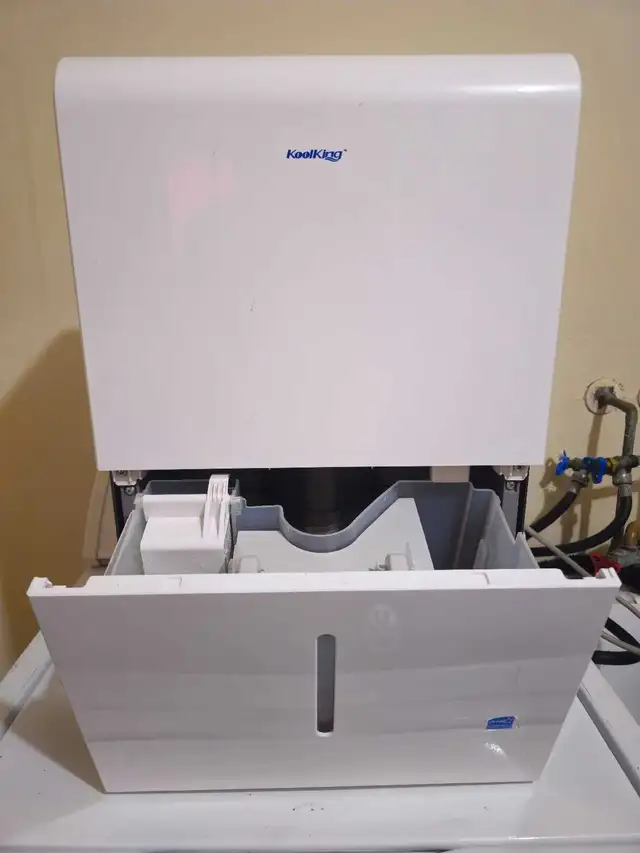 Great Dehumidifier For Sale - Photo 2
