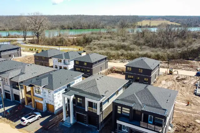 HOUSE FOR SALE NIAGARA FALLS - Photo 2