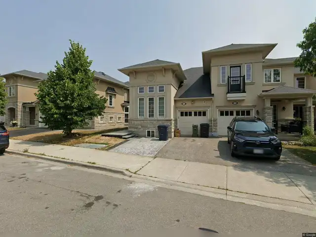 2 bd  2 bt   den bsmt  apt for rent in Scarborough June 1st