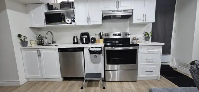 2 bd  2 bt   den bsmt  apt for rent in Scarborough June 1st - Photo 3