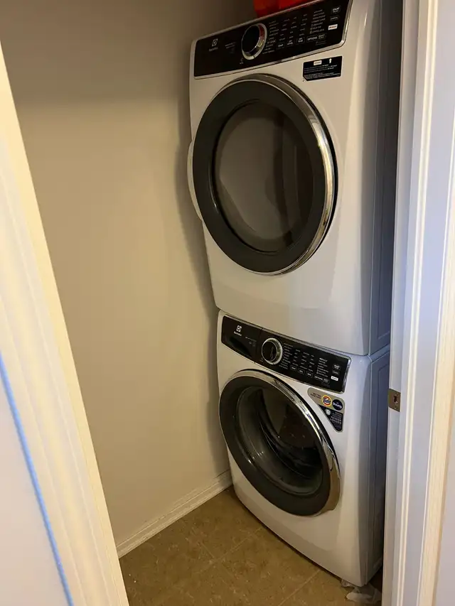 2 bd  2 bt   den bsmt  apt for rent in Scarborough June 1st - Photo 7