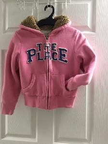 BEAU CHANDAIL ROSE DOUBLÉ GR 7à8 FILLETTE, CONFORTABLE: $10.00