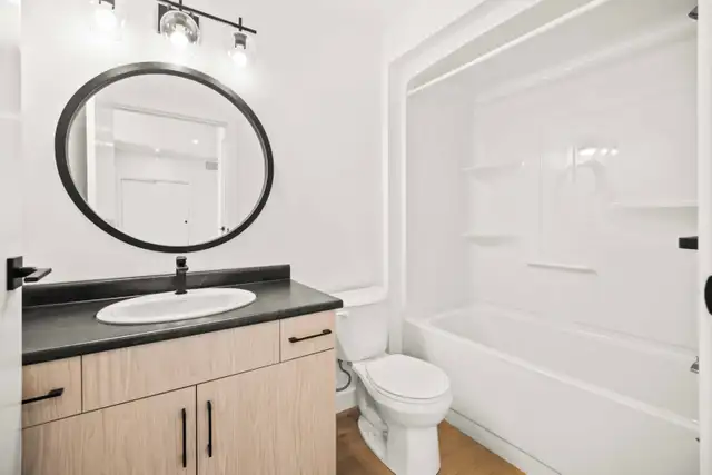 SPACIOUS 3 Bedroom Apartment! Available June 1st! - Photo 7