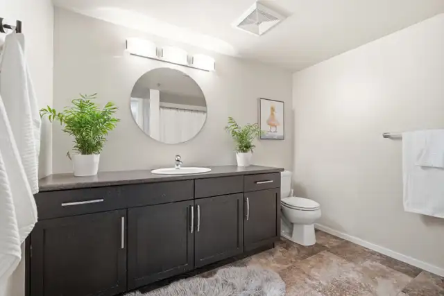 FOR SALE: 2-Bed Top-Floor Unit in Beautiful Bridgewater Forrest - Photo 7