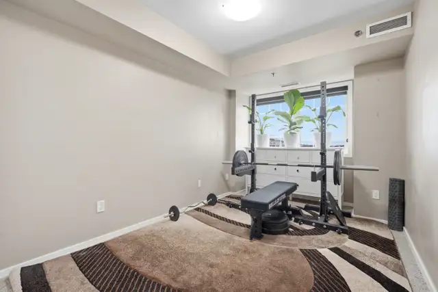 FOR SALE: 2-Bed Top-Floor Unit in Beautiful Bridgewater Forrest - Photo 9