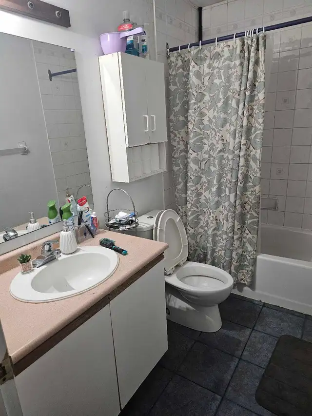 rooms for rent in Kanata Lakes - Photo 5