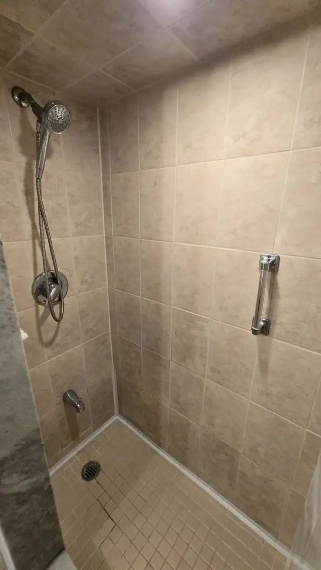 Room available for rent in Mississauga - Photo 8