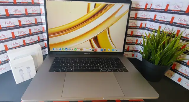 Macbook Pro 2018 15' Comme Neuf ✔️⏳✔️⏳✔️