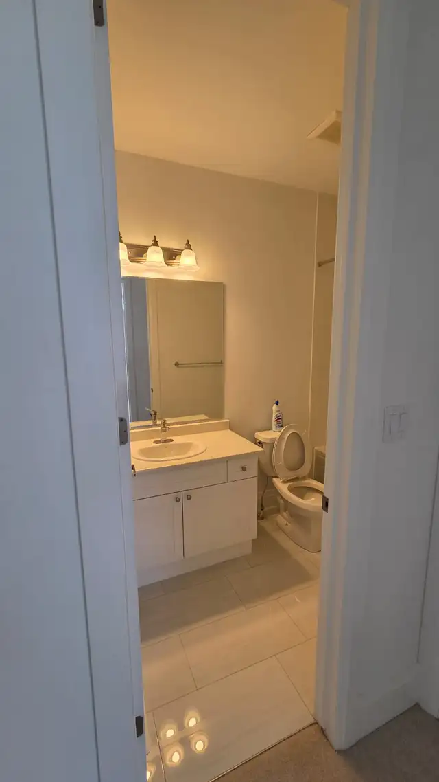 4BR Detached Home for Rent in North Pickering - Photo 8