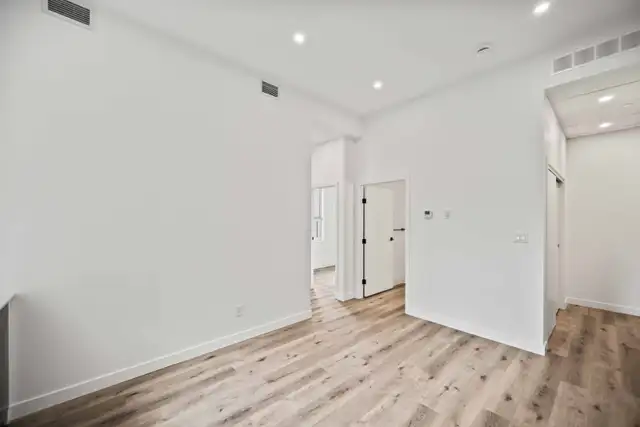 BRAND NEW 2 Bedroom Apartment! Located In The Heart Of Downtown! - Photo 8