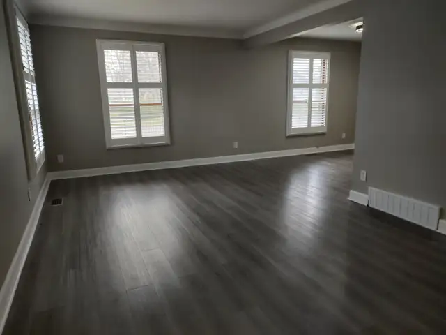 Beautiful 4 Bedroom Home Niagara on the Lake with In Law Suite - Photo 3