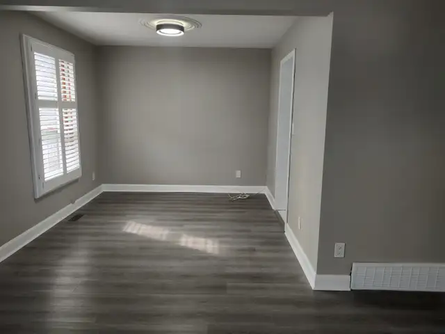 Beautiful 4 Bedroom Home Niagara on the Lake with In Law Suite - Photo 4