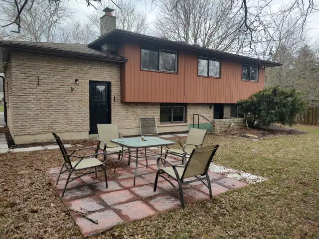 Beautiful 4 Bedroom Home Niagara on the Lake with In Law Suite - Photo 10