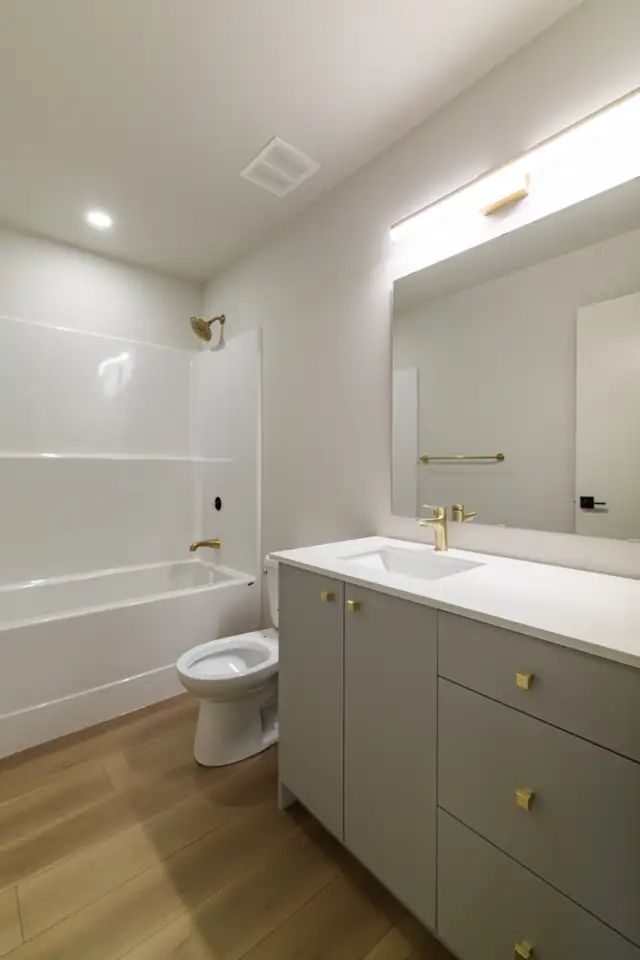 LUXURY 2 Bedroom Townhouse! Move In Ready! - Photo 4