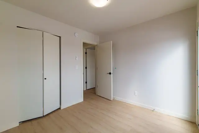 LUXURY 2 Bedroom Townhouse! Move In Ready! - Photo 9