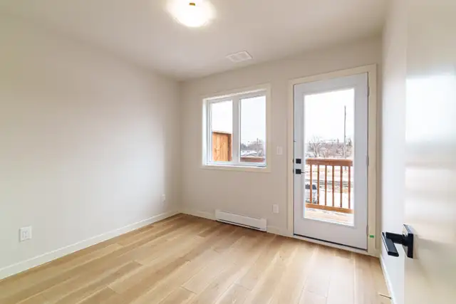 LUXURY 2 Bedroom Townhouse! Move In Ready! - Photo 10