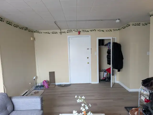 Two bedroom near Queen's and downtown - Photo 4