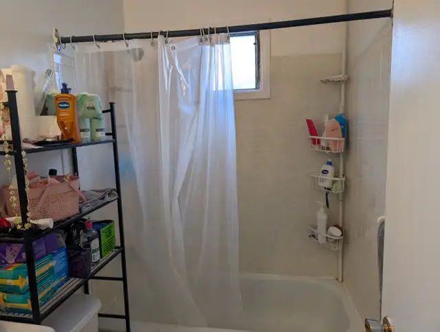 Two bedroom near Queen's and downtown - Photo 9