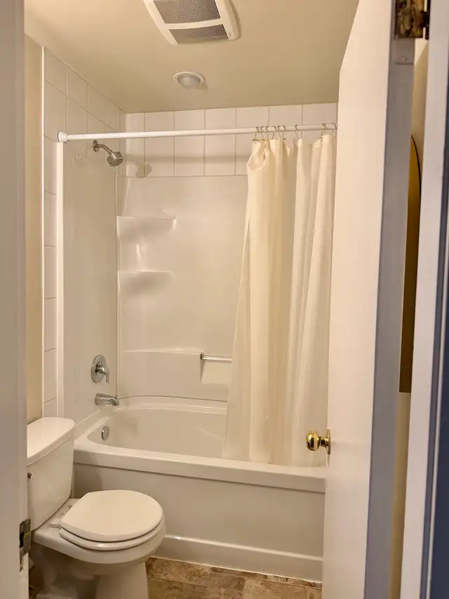 Townhome for Rent - Photo 4