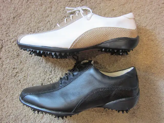LADY GOLFERS NEEDING SIZE 8.5-9 GOLF SHOES READ ON