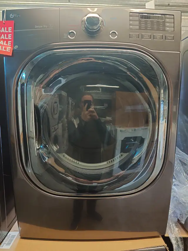 LG '27' Black Stainless Steel Front Load Washer / Dryer Set - Photo 4