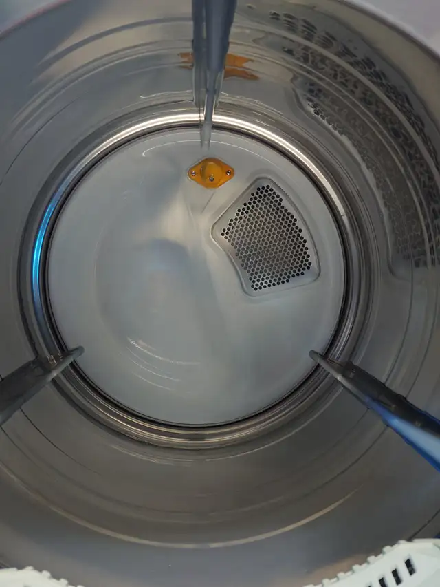 LG '27' Black Stainless Steel Front Load Washer / Dryer Set - Photo 6