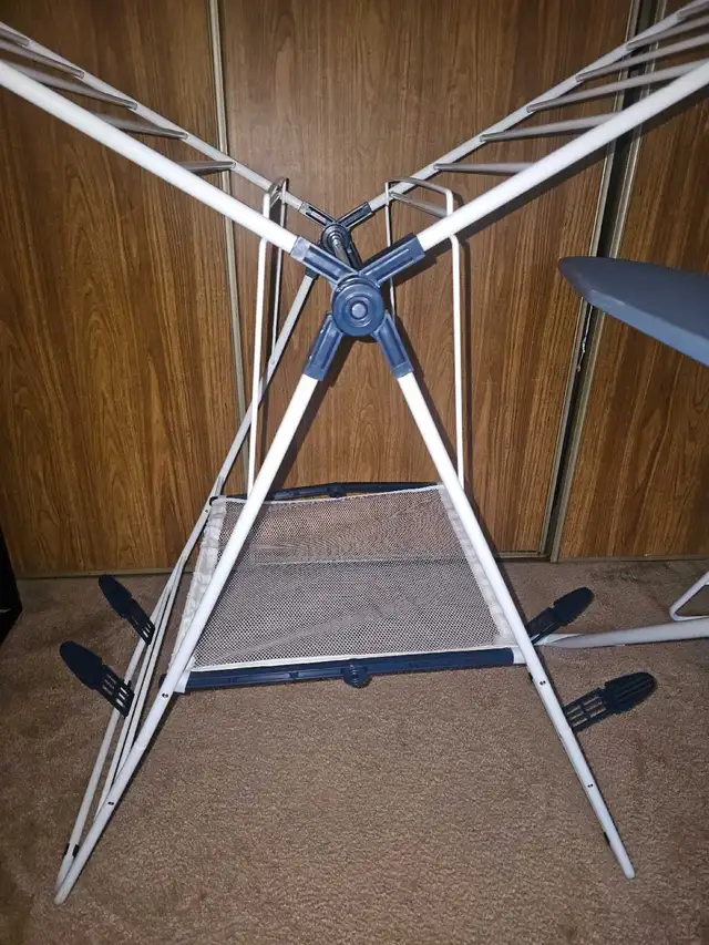 Drying Racks & Iron Board - Photo 3