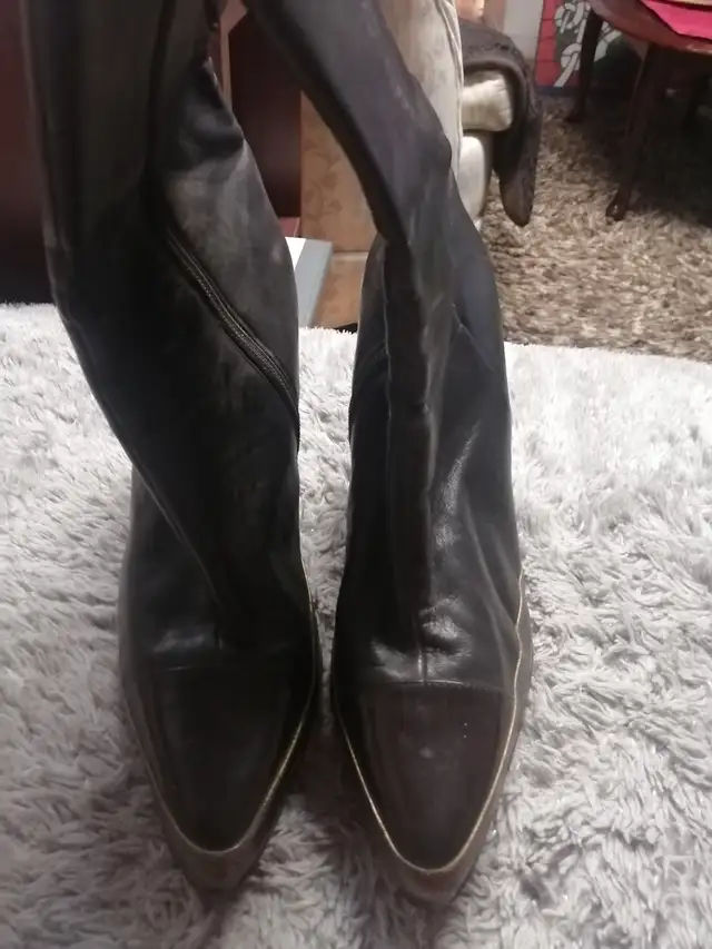 Women's shoes $4 each - Photo 2