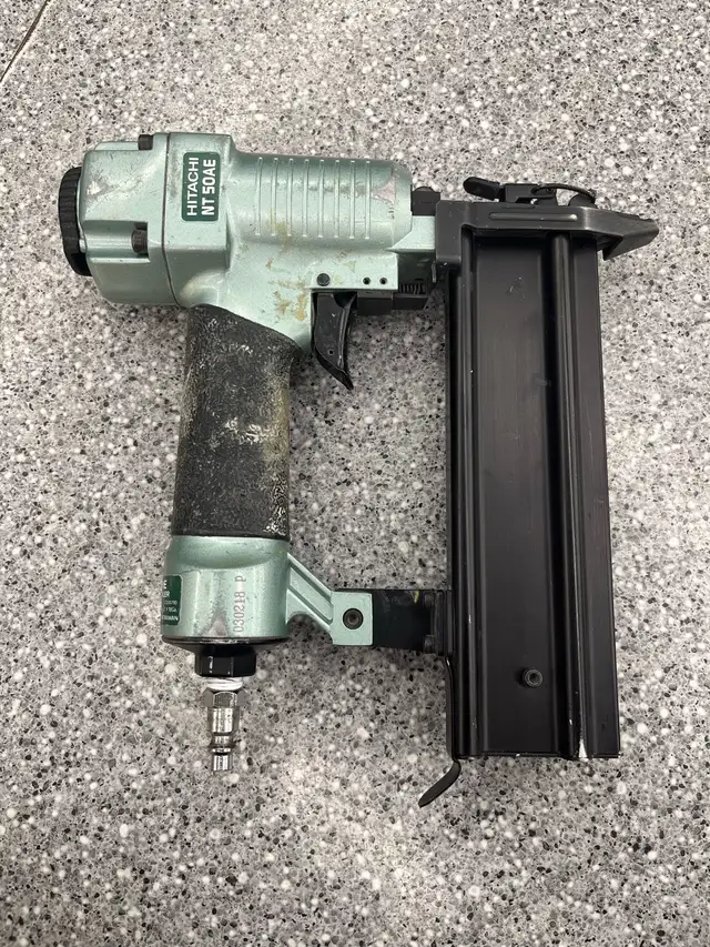 Hitachi NT 50AE Brad Nailer