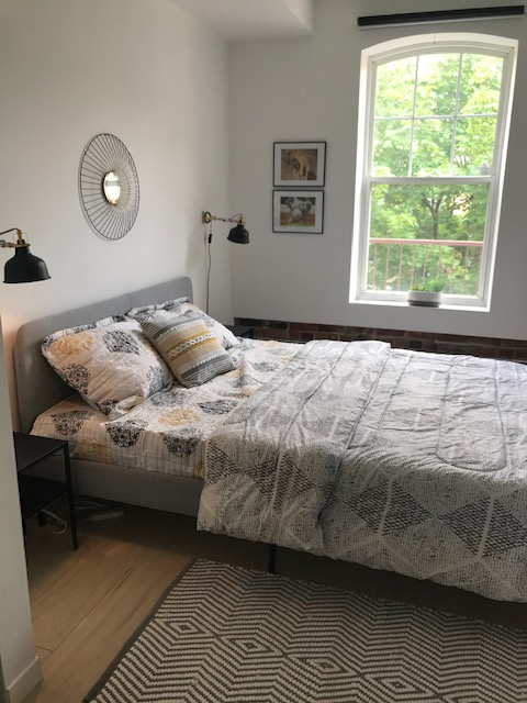 Loft lumineux 4 ½ tout inclus à St-Roch – dernier étage - Photo 6