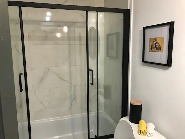 Loft lumineux 4 ½ tout inclus à St-Roch – dernier étage - Photo 7