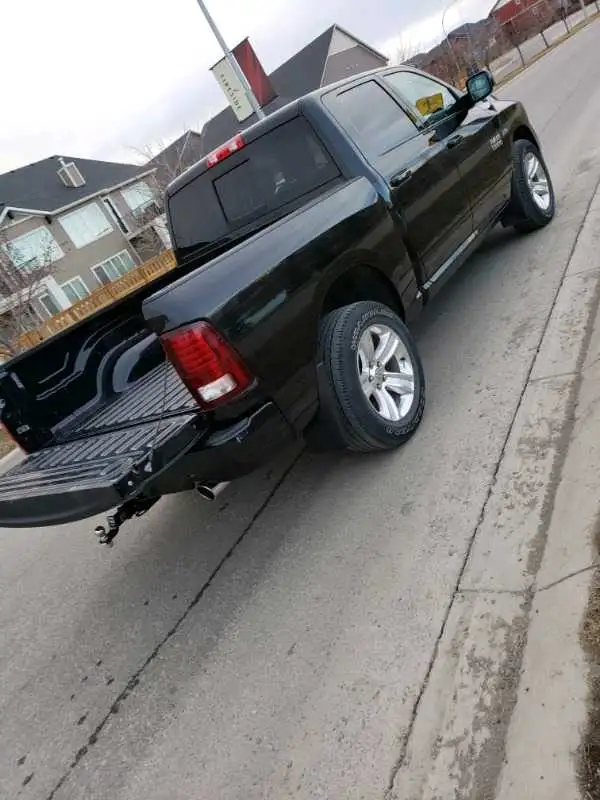 trucks AVAILABLE for DELIVERY n PICKUPS