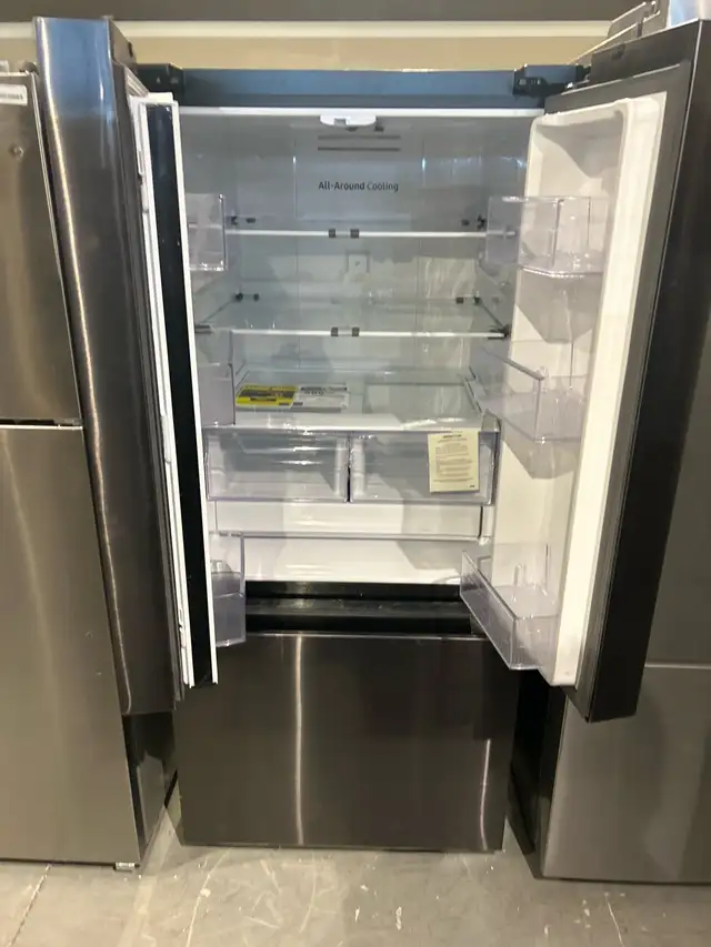 black stainless 30" fridge - Photo 2