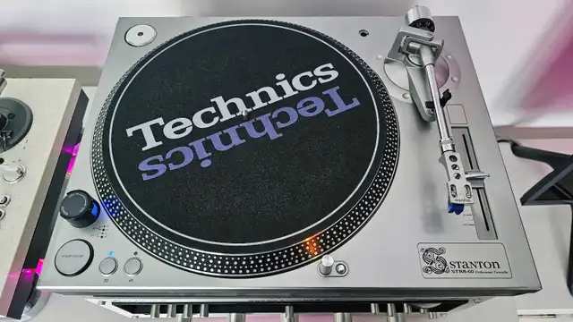 Stanton Professional Turntable