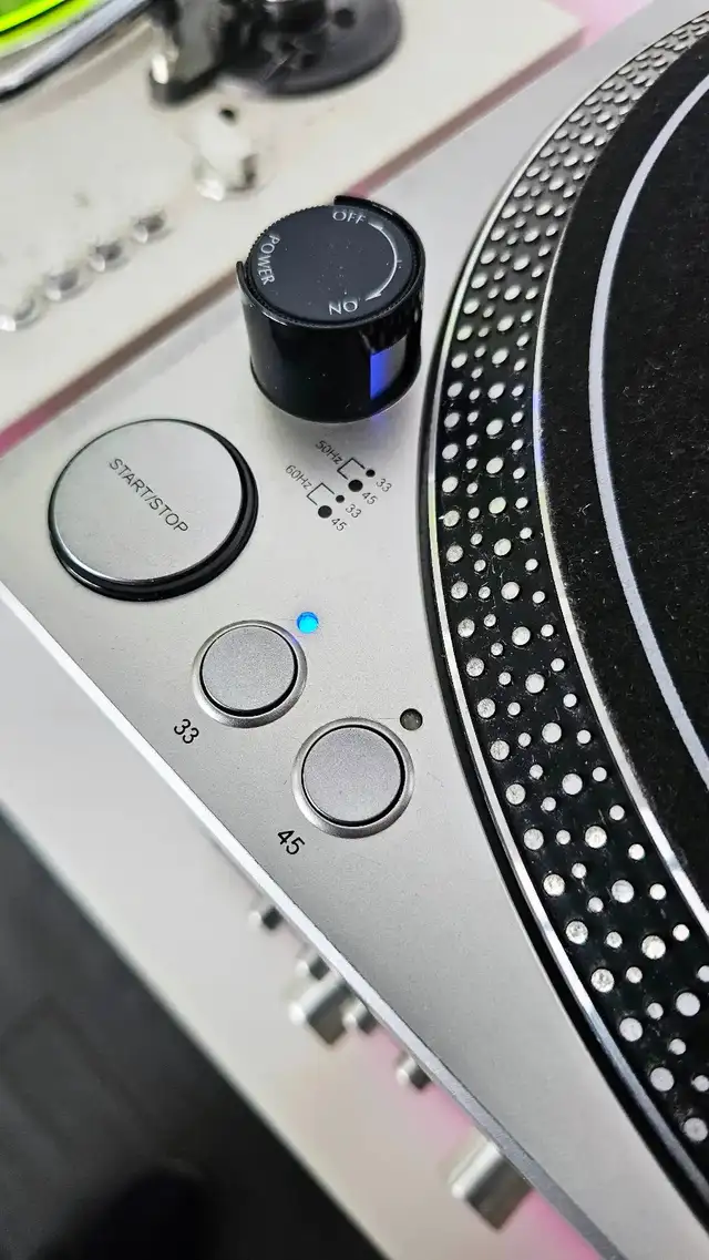 Stanton Professional Turntable - Photo 3