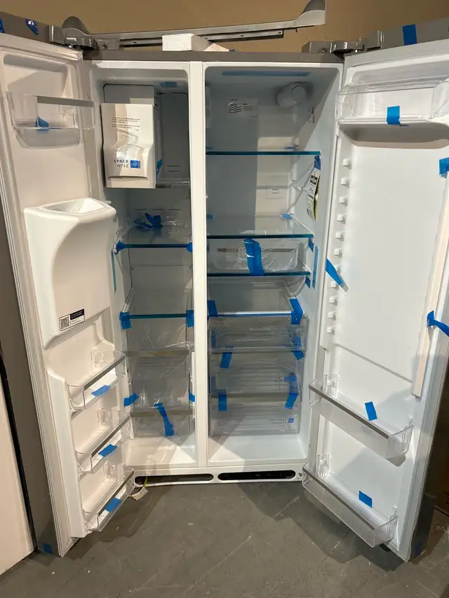 36" side x side fridge - Photo 2