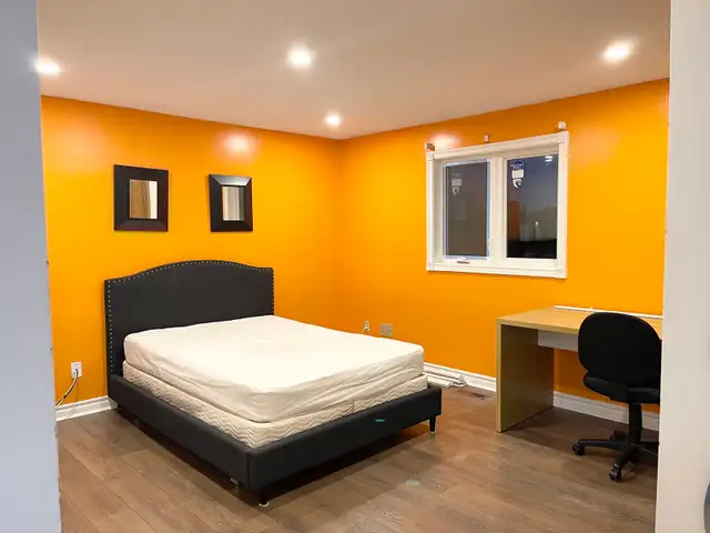 Furnished ROOM FOR RENT  Square One Mississauga  (Fem - Photo 2