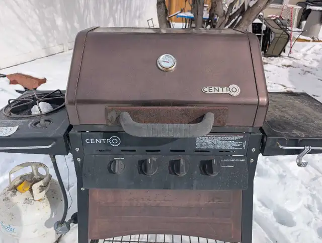 Used Master Chef Barbecue & 20 LB Propane Tank - Photo 2