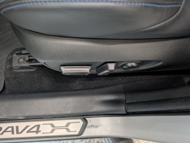 2022 Toyota RAV4 Hybrid XSE AWD, - Photo 13