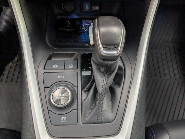 2022 Toyota RAV4 Hybrid XSE AWD, - Photo 17