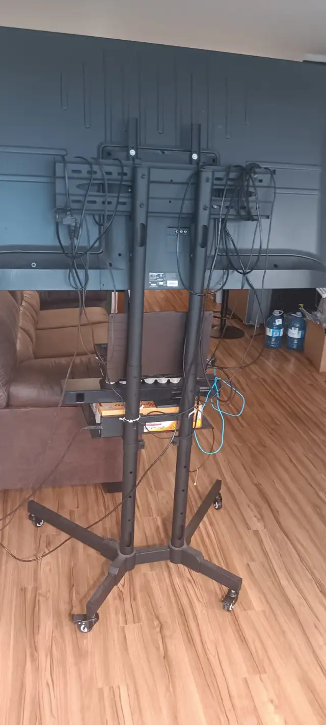 58' Big Screen TV Bundle   Bose Soundbar   Rolling Stand - Compl - Photo 4